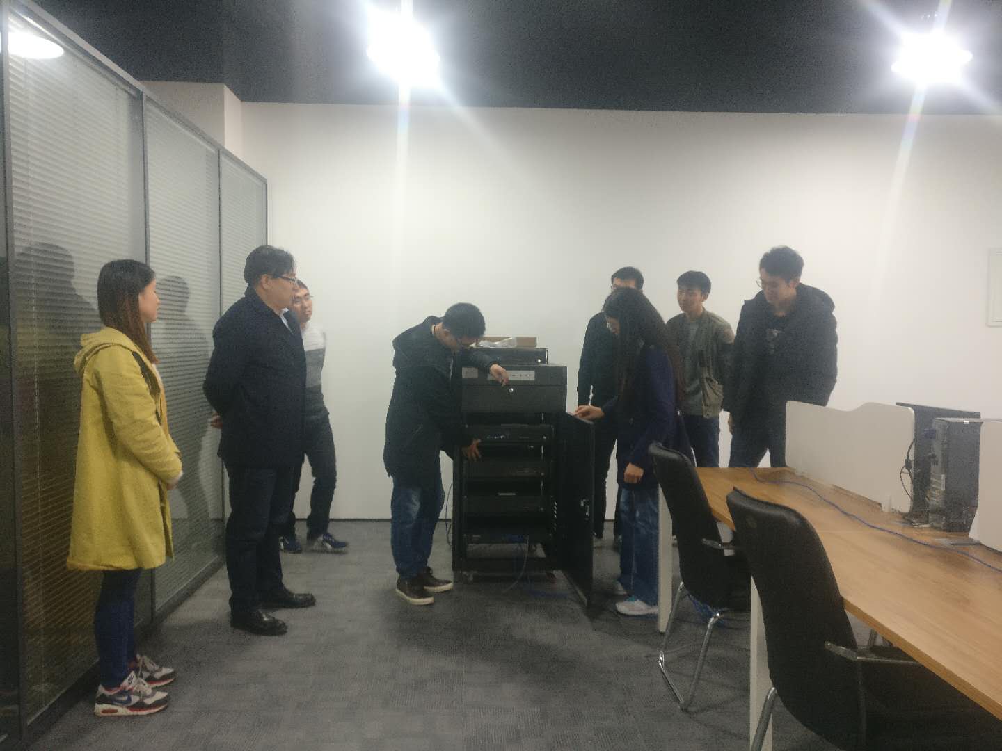 &#20247;&#24425;&#23448;&#32593;&#45;&#40;&#20013;&#22269;&#41;&#32929;&#20221;&#26377;&#38480;&#20844;&#21496;