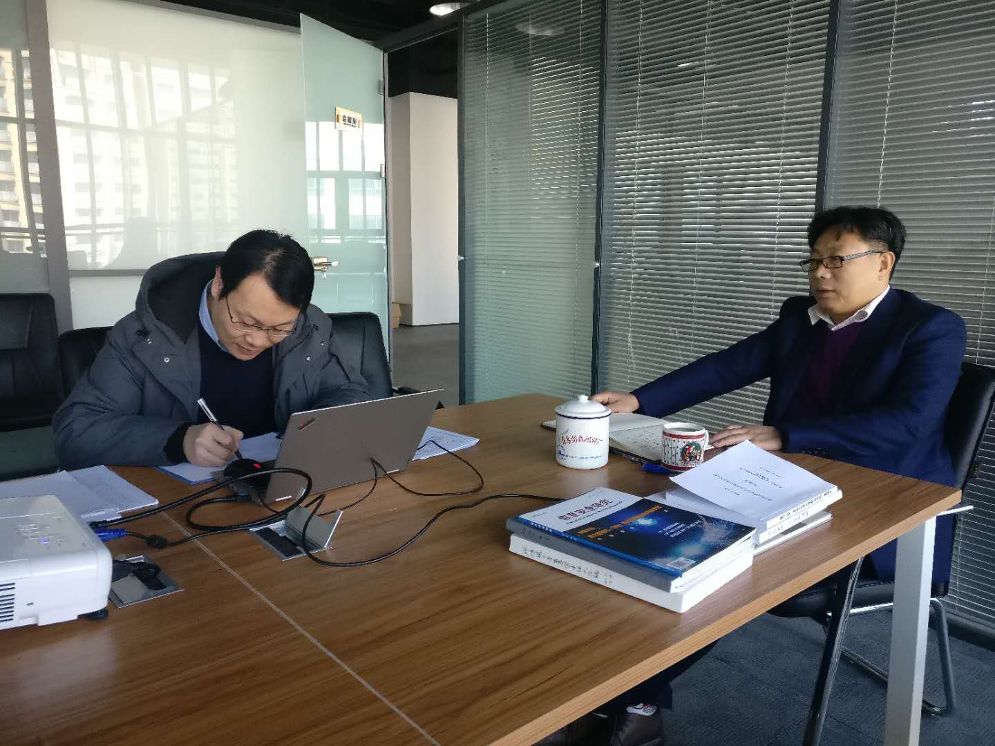 &#20247;&#24425;&#23448;&#32593;&#45;&#40;&#20013;&#22269;&#41;&#32929;&#20221;&#26377;&#38480;&#20844;&#21496;
